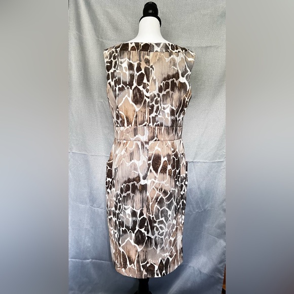 Dressbarn Mid Length Sleeveless Womens Dress with Zip back and front Pockets - Picture 7 of 11